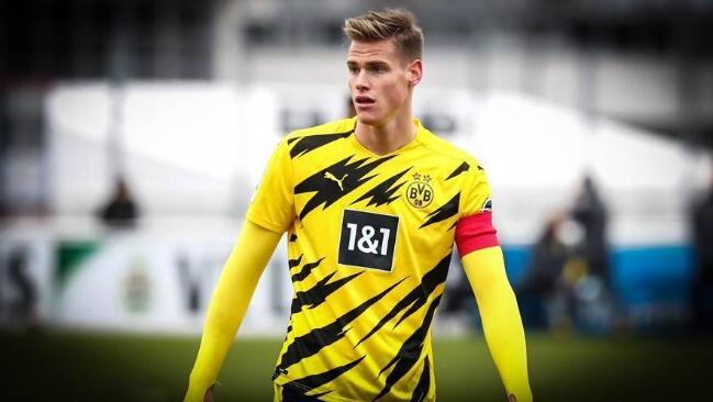  多特蒙德青春风暴来袭，哈兰德戴帽助球队登顶